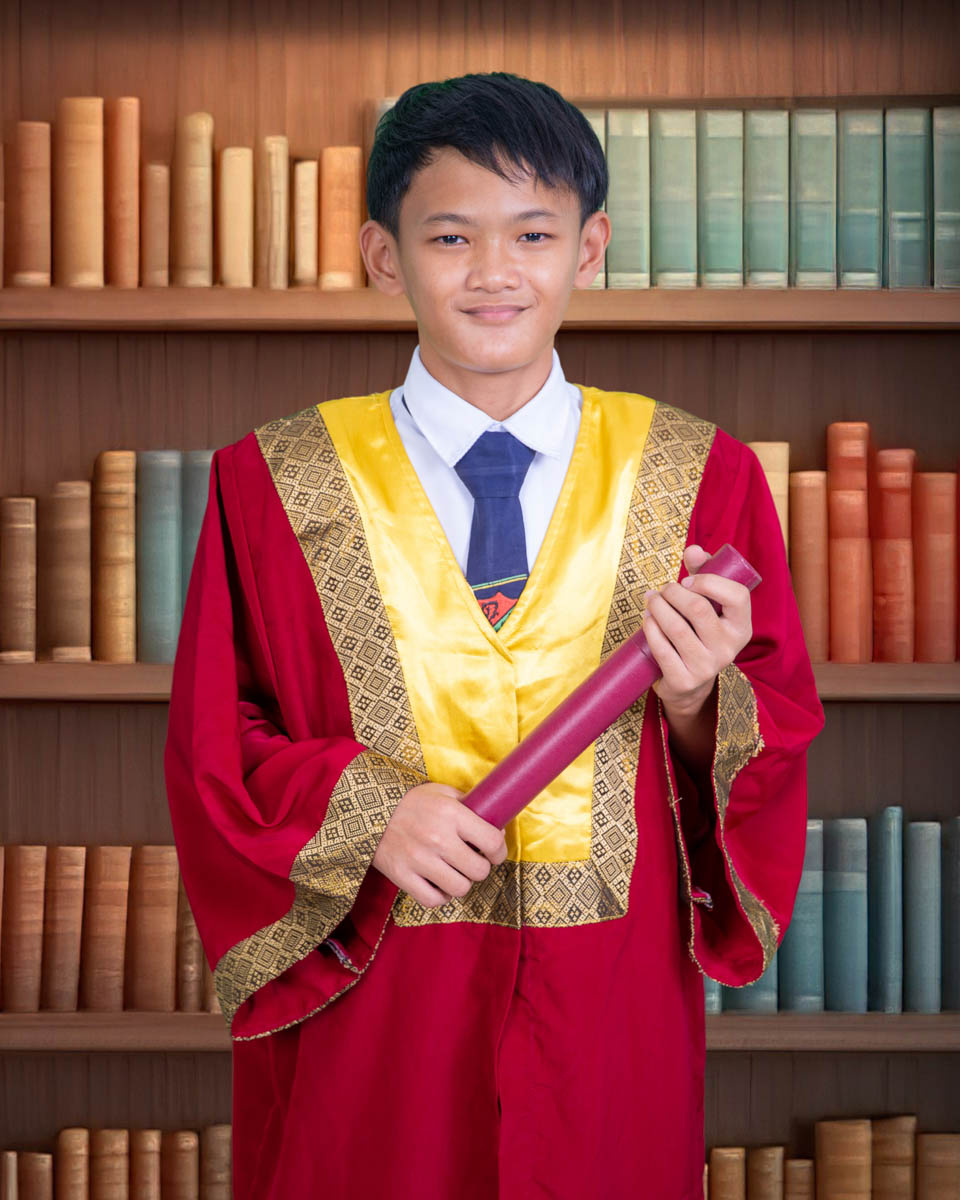 DARCELL REYN DONNY达孝 (Bundle: Frame + Class Photo)