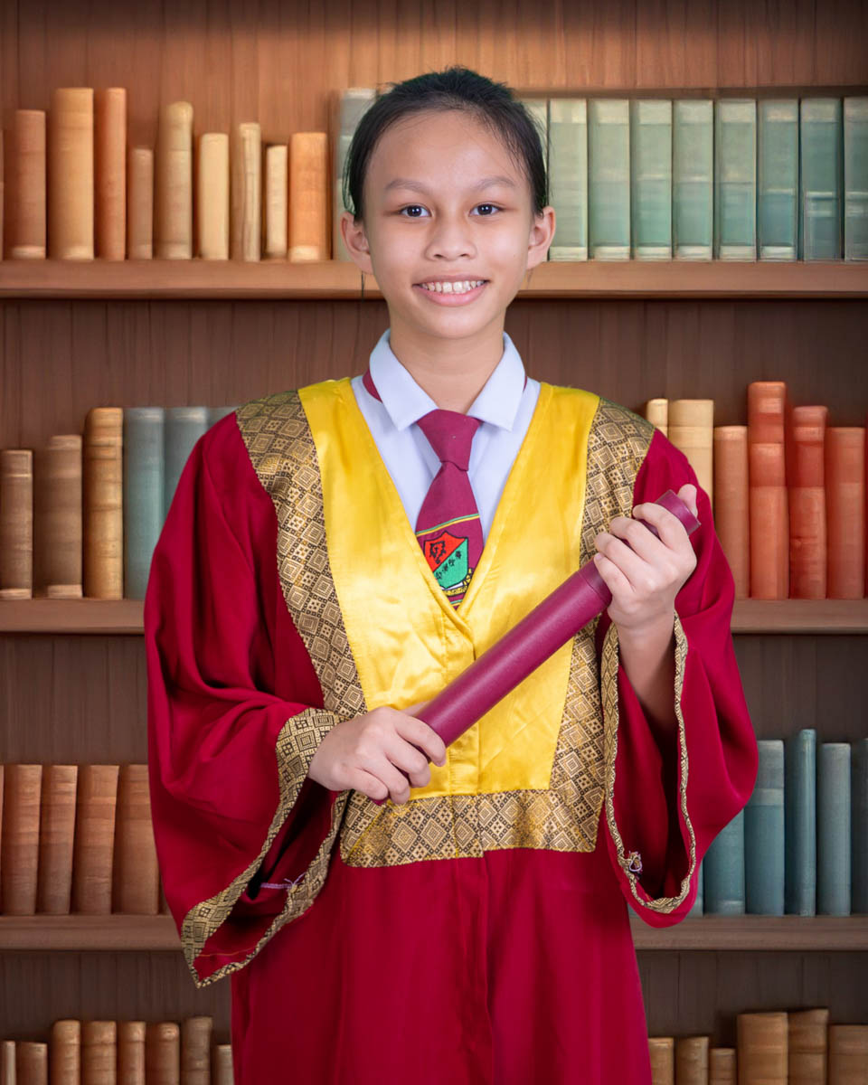 GWYNETH SU BENJAMIN苏芮宁 (Bundle: Frame + Class Photo)