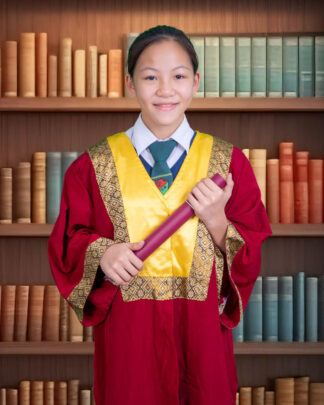 HANNABELLE HO YANG YUAN何阳圆 (8x12 Print + Frame)