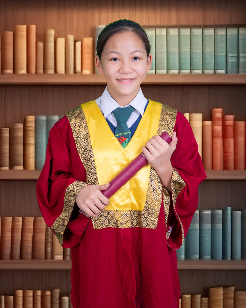 HANNABELLE HO YANG YUAN何阳圆 (8x12 Print + Frame)