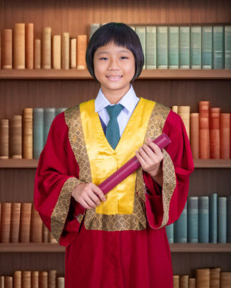 QUINNEE LIEW CHUIN NEE刘钧霓 (8x12 Print + Frame)