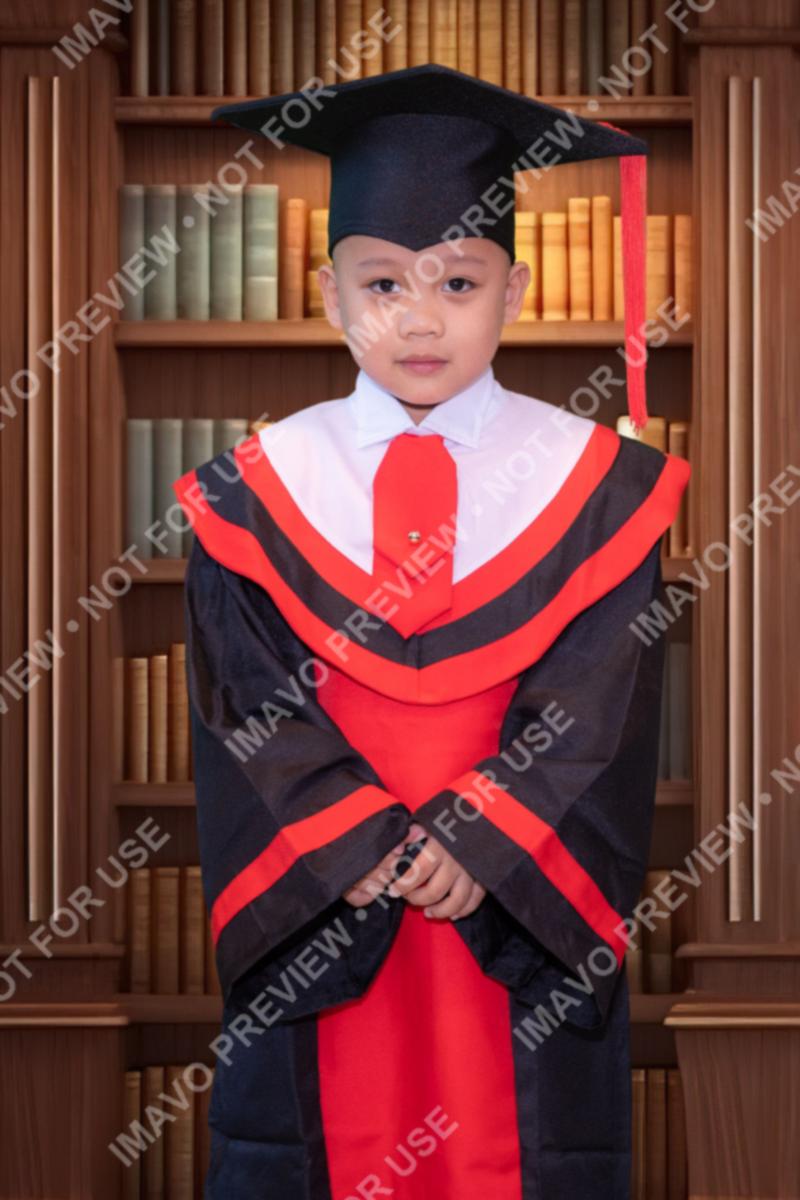 AARIZ XAVIER AARON 艾立士